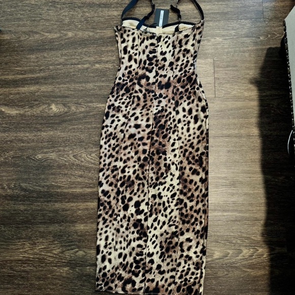 Leopard Print Bodycon Dress - Picture 4 of 9